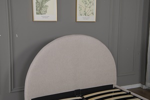 Кровать Willsoon с современной обивкой из бежевой ткани, регулируемым местом для хранения, изогнутым изголовьем в форме полумесяца, деревянным каркасом и мягким дизайном. - Product Image 6