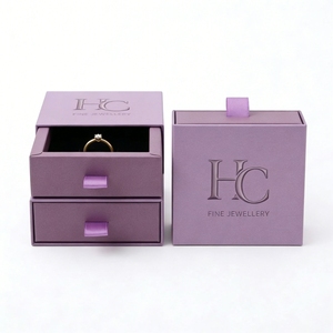 กล่องใส่แหวนแบรนด์เนมสุดหรู กล่องบรรจุภัณฑ์เครื่องประดับแบบลิ้นชักสั่งทำพิเศษ พร้อมช่องใส่แหวนแบบกำมะหยี่ พิมพ์โลโก้แบบ Spot UV ราคาขายส่งจากโรงงาน - Product Image 1
