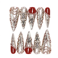 Faux Ongles à Coller pour Femme, Argent Chromé Rouge, Stiletto 3D, Motif Fleur de Lys, Perles et Armure pour Style Gothique Baroque