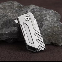 Couteau pliant de poche EDC, lame en acier D2, manche en acier inoxydable, mini couteau pliant portable pour le camping, la survie et les activités de plein air