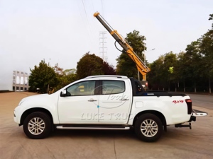 Camioneta 4x4 con mini grúa telescópica integrada de 1 tonelada, vehículo de transporte ligero 4WD para trabajos en áreas remotas - Product Image 3