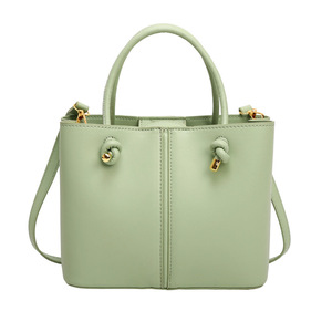 Sac à main rétro pour femme, style haut de gamme, mode de niche, sac bandoulière grande capacité pour trajets quotidiens, vente en gros, commerce extérieur - Product Image 4