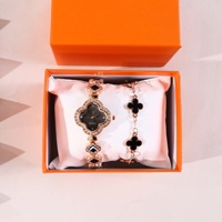 Valentijnsdag cadeau: luxe set van roestvrijstalen horloge en armband in een luxueus ontworpen cadeauverpakking voor vriendin/moeder.
