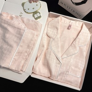 Pigiama Estivo da Donna in Poliestere e Rayon con Gattino Francese, Shorts Dolci e Semplici, Loungewear di Alta Qualità - Product Image 4