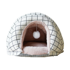 Cama cueva para gatos a cuadros al por mayor con forro polar suave y pompón, casa lavable para mascotas para gatos, gatitos y perros pequeños, OEM personalizado - Product Image 5