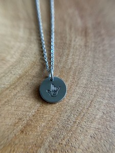 Tôi yêu bạn thép không gỉ đĩa Vòng cổ cá nhân đóng dấu Vòng cổ ngôn ngữ ký hiệu vài Mặt dây chuyền phụ nữ đồ trang sức - Product Image 2