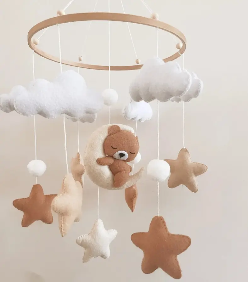 Carillon à vent mobile pour bébé en bois avec boules en feutre, abeilles et  fleurs, clochette de lit suspendue pour chambre d'enfant, cadeau pour bébé