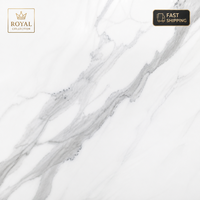 Dalle en pierre frittée Royal Calacatta White 1600x3200mm, aspect marbre gris veiné luxueux, pour intérieur de villa