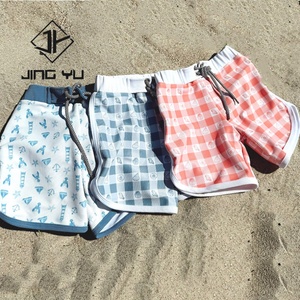 Shorts de bain personnalisés pour enfants, tissu de maillot de bain recyclé, imprimé hawaïen, maillot de bain pour enfants avec cordon de serrage - Product Image 6