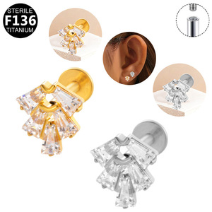 Boucles d'oreilles étoile en titane F136 avec incrustation de zircon pour bijoux de perçage d'oreille - Product Image 4