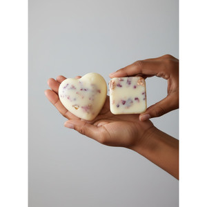 Barra de Loción con Pétalos de Rosa - Product Image 2