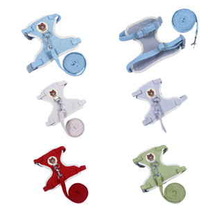 Gilet harnais anti-traction pour chat-Conception réfléchissante et respirante sans étranglement pour les activités de plein air ou les voyages - Product Image 1