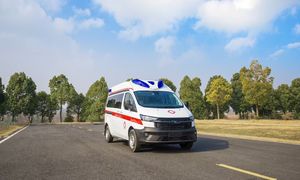Nouvelle <span class=keywords><strong>ambulance</strong></span> Ford 4x2 diesel à <span class=keywords><strong>prix</strong></span> <span class=keywords><strong>d</strong></span>'usine avec feux et sirène, transmission manuelle, Euro 3-5 pour le transport de patients - Product Image 5
