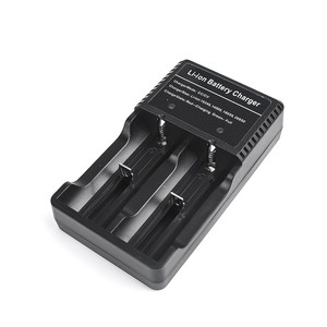 Cargador Universal de Baterías de Iones de Litio de 2 Ranuras para Caza, 4.2V 1A, Sistema de Seguridad con Múltiples Protecciones, Equipo para 16340/14500/18650/26650 - Product Image 1