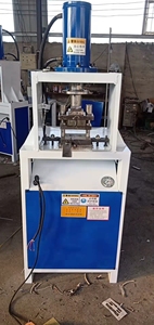 NUEVA Máquina Perforadora Hidráulica <span class=keywords><strong>de</strong></span> Arco para Tuberías, Máquina <span class=keywords><strong>de</strong></span> Biselado <span class=keywords><strong>de</strong></span> Tuberías Galvanizadas, Perforadora <span class=keywords><strong>de</strong></span> Orificios para Tubos Metálicos para Pasamanos - Product Image 2