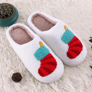 Chaussons de Noël en Peluche pour Femme, Pantoufles Plates en Polaire avec Père Noël, Élan et Renne, Chaussures d'Intérieur Chaudes et Douillettes en Fourrure pour l'Hiver - Product Image 6