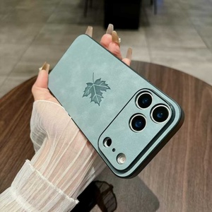 Custodia per Telefono Personalizzata in Pelle PU con Design a Foglia d'Acero per <span class=keywords><strong>iPhone</strong></span> 16 Pro Max 17 Air 15 14 Plus 13 12 11 Pro - Product Image 3