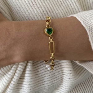Collares de Corazón Verde con Perlas de Agua Dulce y Diamantes de Imitación de Acero Inoxidable y Oro de 18k de Alta Calidad 2025 para Fiestas y el Día de la Madre - Product Image 3