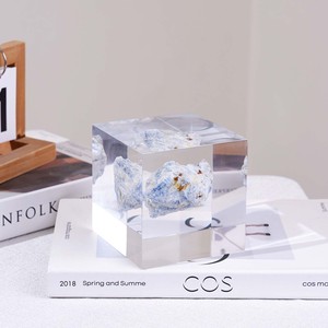 ประติมากรรมอะคริลิกแร่ธรรมชาติรูปทรงสี่เหลี่ยมผืนผ้าศิลปะตกแต่งเรียบง่ายทันสมัยของขวัญวันวาเลนไทน์ - Product Image 2