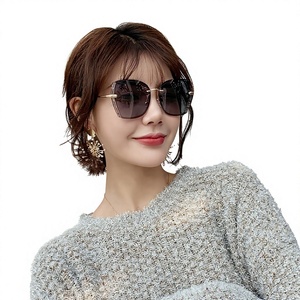 Gafas de Sol Polarizadas de Montura Completa para Conducir, Bloquean el Resplandor, Estilo Moderno para Mujer, Sin Montura, a la Moda - Product Image 1