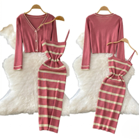 Ensemble robe décontractée d'hiver rose doux, sexy, à col licou, avec boutons perlés, veste courte en maille, rayé, respirant, OEM ODM Fabricant