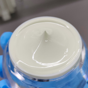 Crème tonifiante à marque privée |   Crème éclaircissante pour la peau à la niacinamide OEM/ODM |   Lotion pour le visage éclatante au glutathion de marque personnalisée - Product Image 2