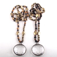 Collier noué pour femme en pierres naturelles (Pic Jasper, Hématite) et perles de cristal, avec pendentif rond 'Soldier Disco'