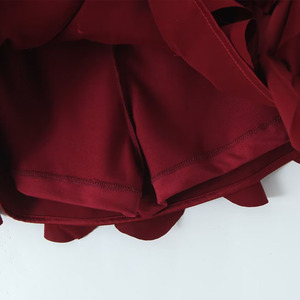 Conjunto de Dos Piezas para Mujer PB&ZA, Nuevo Modelo 2025, Falda con Diseño de Escamas de Pescado Combinada con un Top Halter Sexy con Cuello Alto, Estilo Vintage - Product Image 6