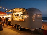 Kiosque mobile motorisé personnalisé pour hot-dogs avec grill à 7 rouleaux et chauffe-plats pour zones piétonnes à fort trafic