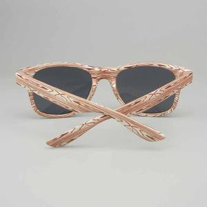 Wholesale 2024 New Trendy Unisex <b>Sunglasses</b> Custom Logo Wood Grain Pattern Square PC UV400 PC <b>Lenses</b> Yellow Purple Blue Red - Product Image 6