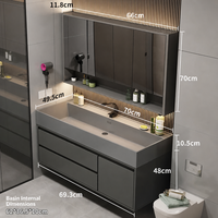 Ensemble de meuble-lavabo mural personnalisé avec miroir, vasque en céramique et armoire en contreplaqué PVC pour projets hôteliers et résidentiels modernes