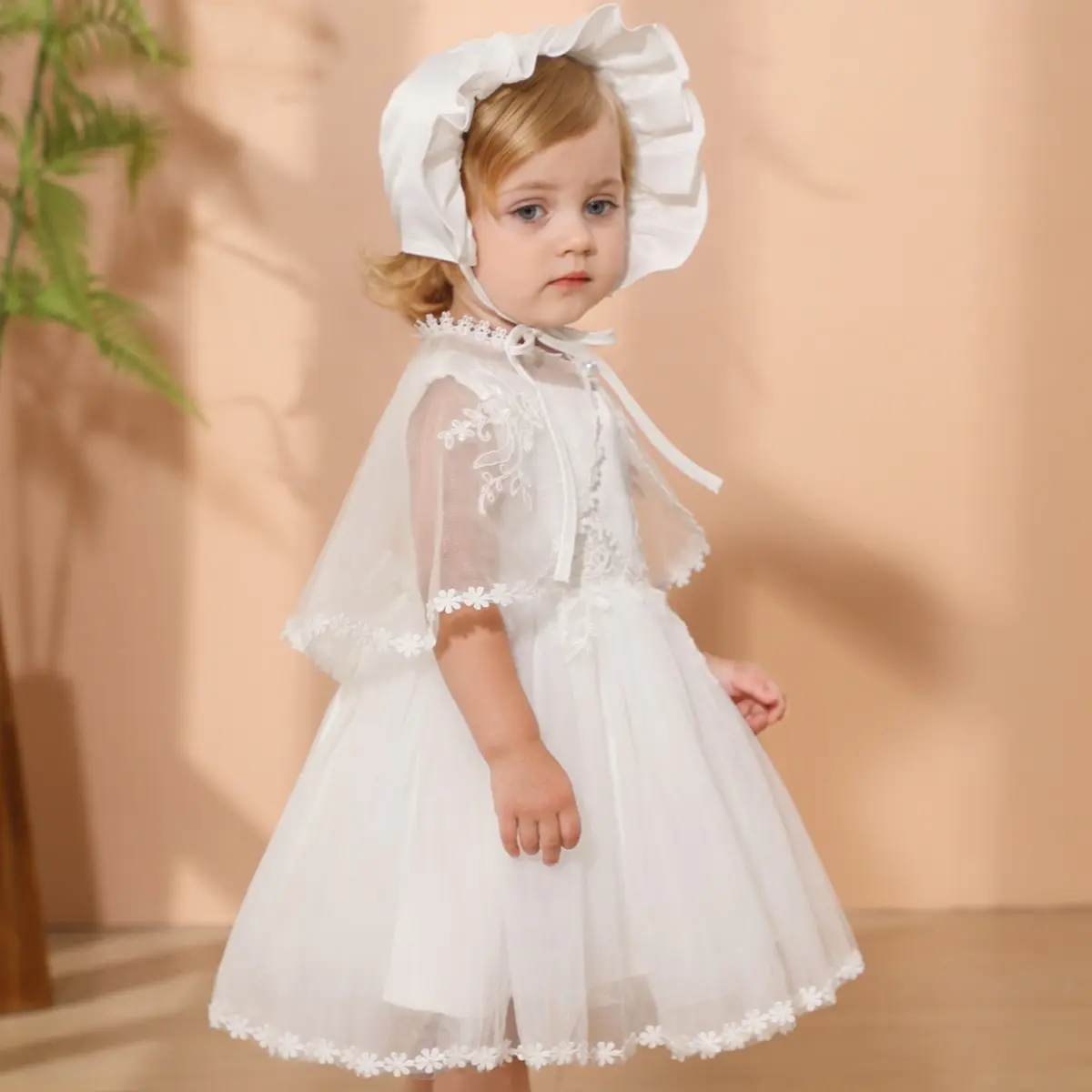 Großhandel Neugeborene Baby Weiß Taufe Hochzeits feier Cape Lace Kleider Kleinkind Mädchen Tauf kleid Kleid