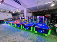 Table de hockey sur glace à deux joueurs à pièces Euro pour les stations de villégiature européennes, machine de jeu d'arcade pour enfants, paiement par tapotement, jeu de hockey commercial pour enfants
