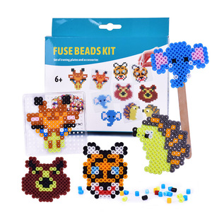 ชุดของเล่น DIY สำหรับเด็ก ขายส่ง ลูกปัดรีดร้อนหลากสีขนาด 5 มม.  แบบ Perler Hama Beads บรรจุกล่องสีสันสวยงาม เหมาะสำหรับเป็นรางวัลหรือของขวัญสำหรับโรงเรียน ผลิตจากวัสดุ PE - Product Image 3