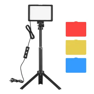 Andoer Kit di illuminazione per videoconferenza con 1 * luce Video a LED + 1 * treppiede da tavolo + adattatore + 4 * filtri colorati per la fotografia