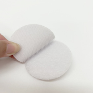 Cinta de bucle de gancho de doble cara adhesiva fuerte resistente al agua, antideslizante, fija para sábanas, alfombras, manteles, sofás - Product Image 2