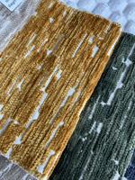 Tissu d'ameublement en chenille douce 100 % polyester en stock pour la production de canapés avec design personnalisé
