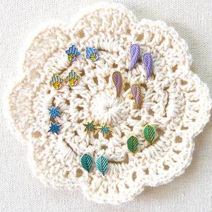 Pendientes de Acero Inoxidable con Baño de Oro de 18K para Niñas y Mujeres, Diseño de Palmas, Alas, Hojas y Estrellas, Hipoalergénicos e Impermeables - Product Image 1