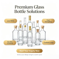 Hoogwaardige luxe transparante premium glazen flessen worden gebruikt voor het bewaren van wijn, druivenwijn, whisky en sterke dranken.