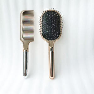 Pettine a denti larghi di lusso personalizzato per le donne di alta qualità spazzola per lisciare i capelli districante cuscino compatto per la cura dei capelli - Product Image 3
