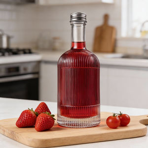 Botellas de Licor de Vidrio Transparente de 340 ml <span class=keywords><strong>con</strong></span> Rayas Verticales y Tapas de Rosca para <span class=keywords><strong>Vodka</strong></span>, Whisky, Tequila, Brandy y Ron, Venta al Por Mayor de Fábrica - Product Image 3