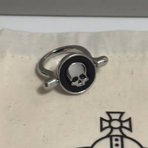 แหวนหัวกะโหลกดาวเสาร์สีพลิกสองด้าน - Product Image 6