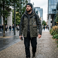 Herren Olivgrauer Outdoor-Parka Jacke mit Stehkragen Vorderlogo Atmungsaktiv Winddicht mit Kapuze Maßgefertigt OEM Hochwertig