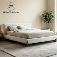 Lit double de luxe italien en tissu, cadre en bois massif, capitonné, style nordique moderne, en velours, pour chambre à coucher, tailles Queen et King
