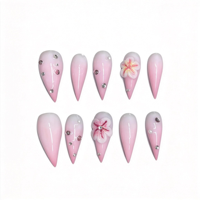 Ongles artificiels longs faits main, motif griffe de dragon, rose ombré, fleurs sculptées 3D et cristaux, style gothique romantique