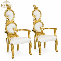 Fauteuils de mariage à dossier haut en or et blanc, style Royal Scrollwork, pour la mariée et le marié, pour hôtel, banquet, événement, scène