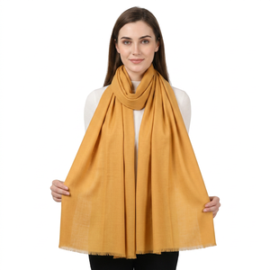 Écharpes en coton pour femmes et filles, faites à la main, couleur unie, personnalisables, toucher doux et léger, fabricant d'écharpes de qualité supérieure - Product Image 1
