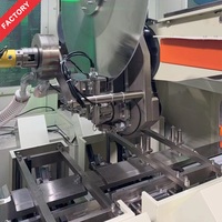 Machine de fabrication de rouleaux de papier toilette entièrement servo-électrique à grande vitesse avec machine de découpe de troncs monocanal à serrage automatique
