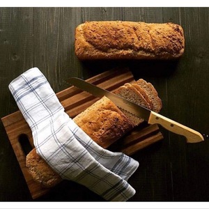 Planche à découper en bois rectangulaire moyenne avec poignée pour steak, sushi, pain, pâtisserie - Product Image 2