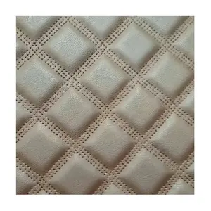 工厂生产用于汽车脚垫汽车座套沙发产品由刺绣绗缝人造PVC皮革